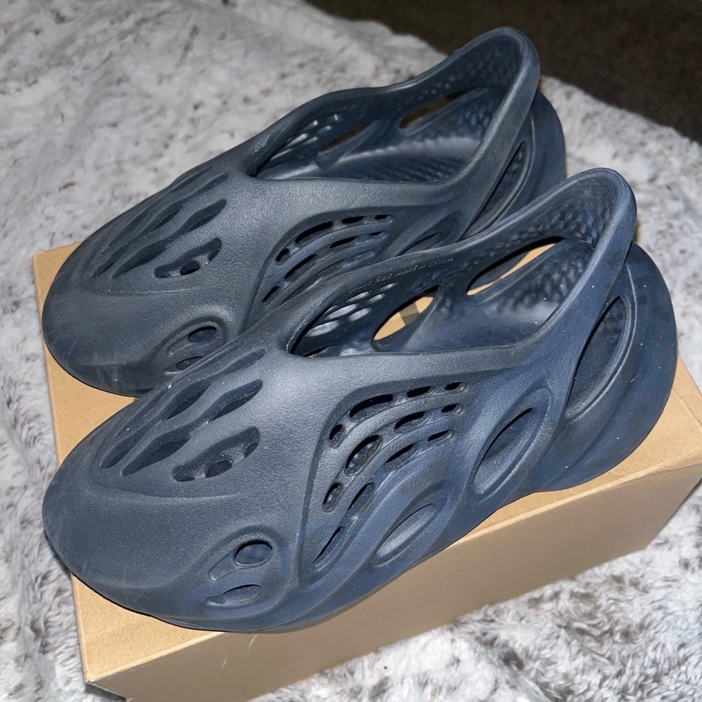Yeezy Foam Runner Mineral Blue